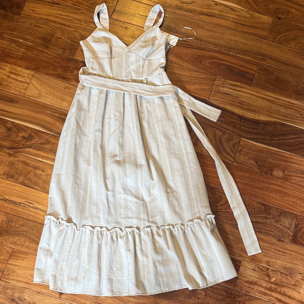 Taylor, Elegant Cream Sleeveless Dress with Ruffle Hem, sz 6, NWT